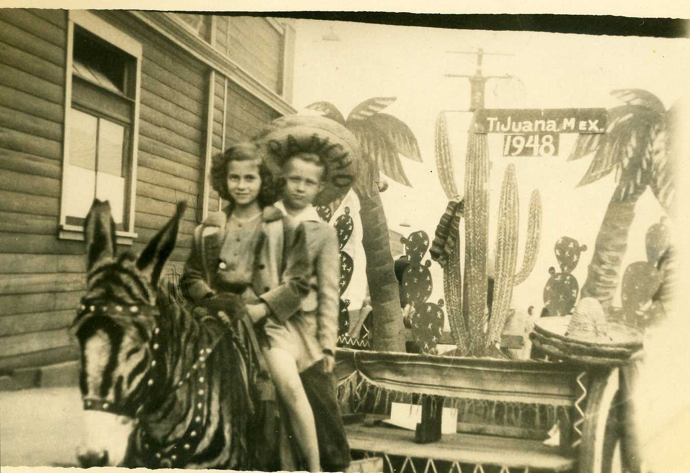 Barbara & Buck - TiJuana Mex 1948.jpg